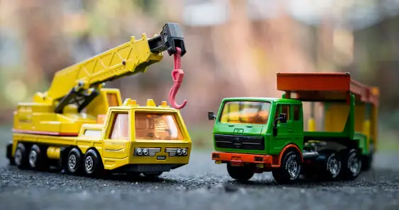 Dobrodružství přátel: Traktor, Jeřáb a Nákladní auto